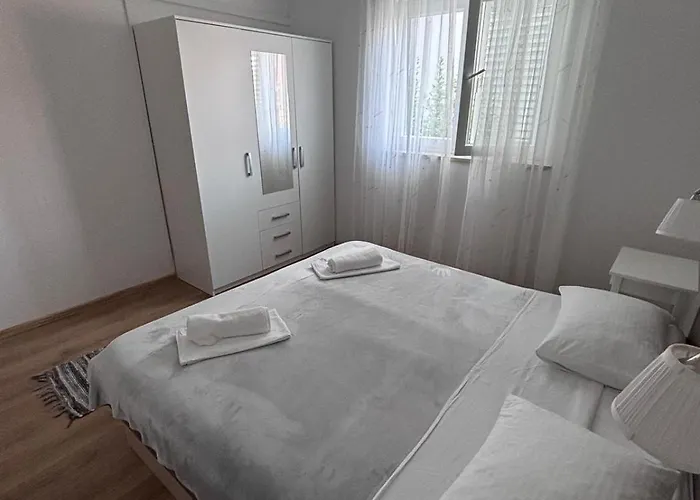 Antare Biograd Na Moru